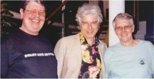 2004: Boudewijn de Groot with Roely and Leo in T-shirts of Tony Joe