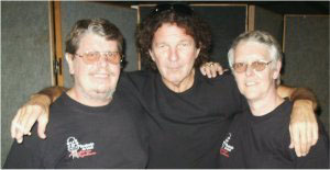 2004: Tony Joe with Leo and Roely in T-shirts of Boudewijn de Groot